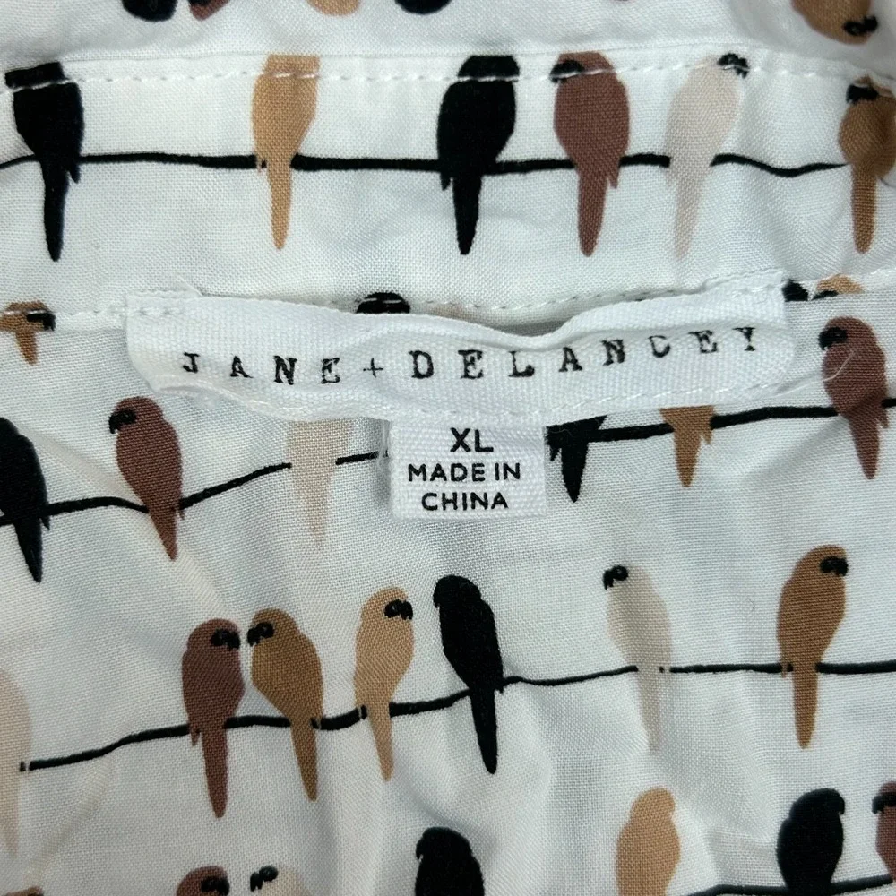 Jane + Delancey Shirt Womens XL‎ White Rayon Parrot Print Round Hem Button Up